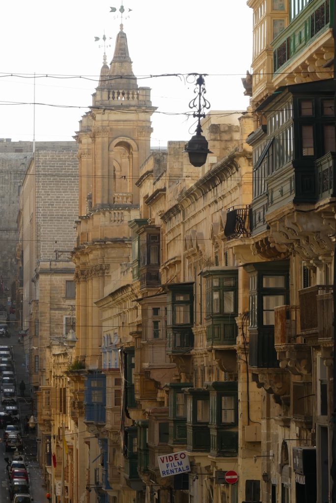 Straße in Valletta Malta