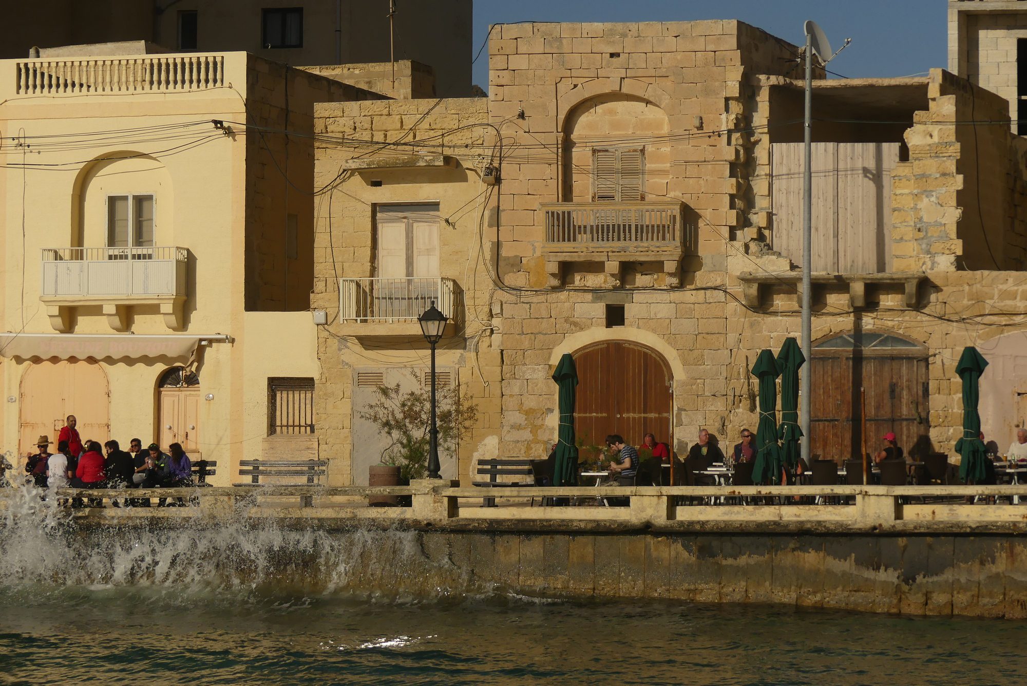 Uferpromenade von Xlendi auf Gozo Malta