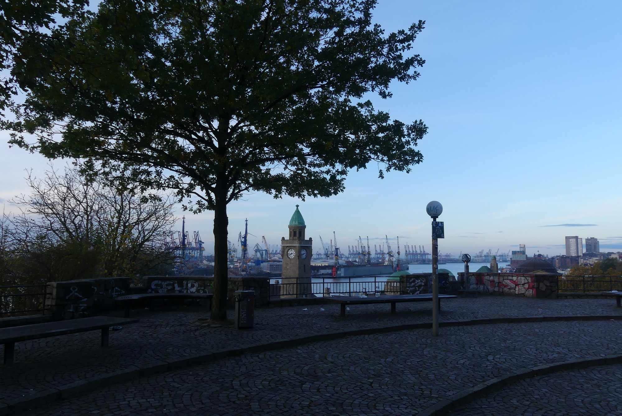 Hamburg Aussichtspunkt Landungsbrücken