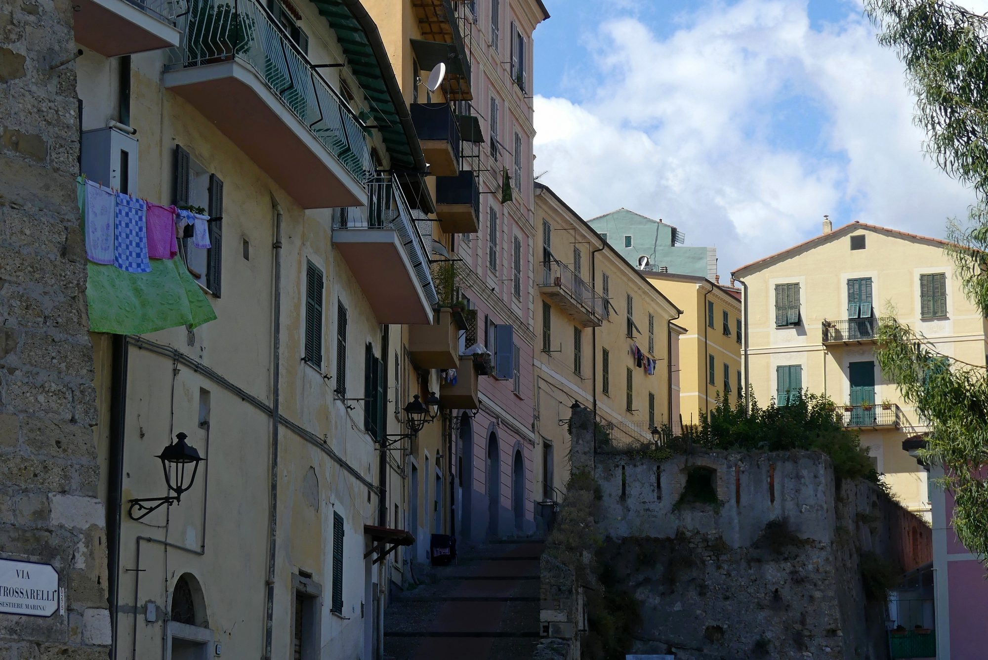 Treppe in die Altstadt von Ventimiglia