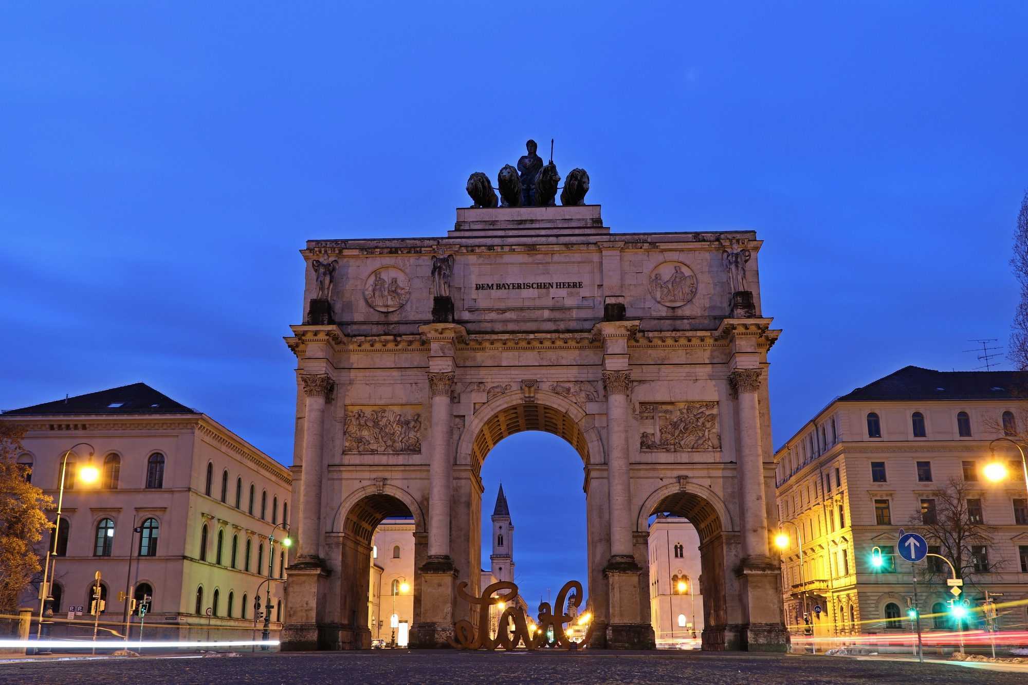 Siegestor München Blaue Stunde JPEG