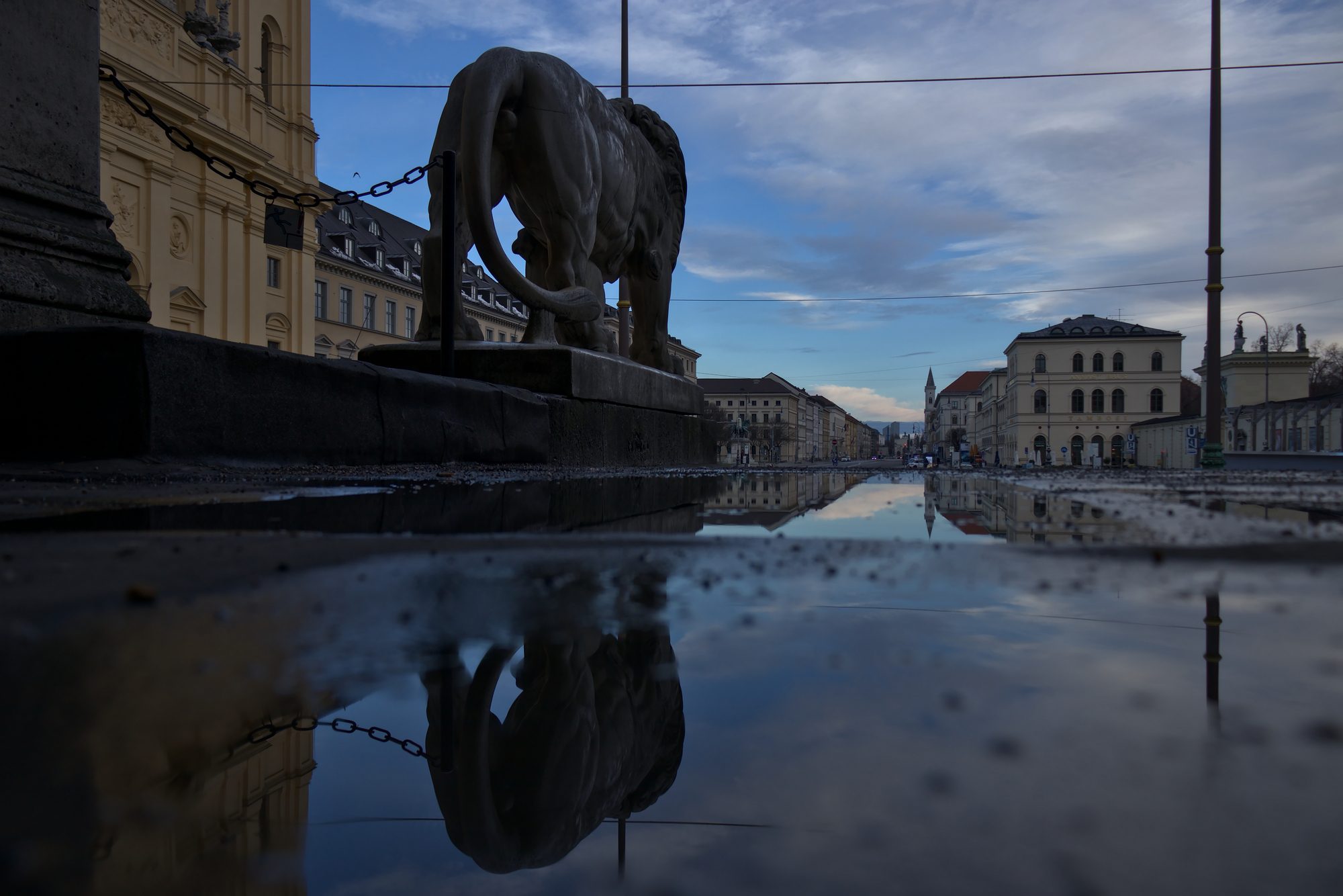 München Feldherrnhalle RAW