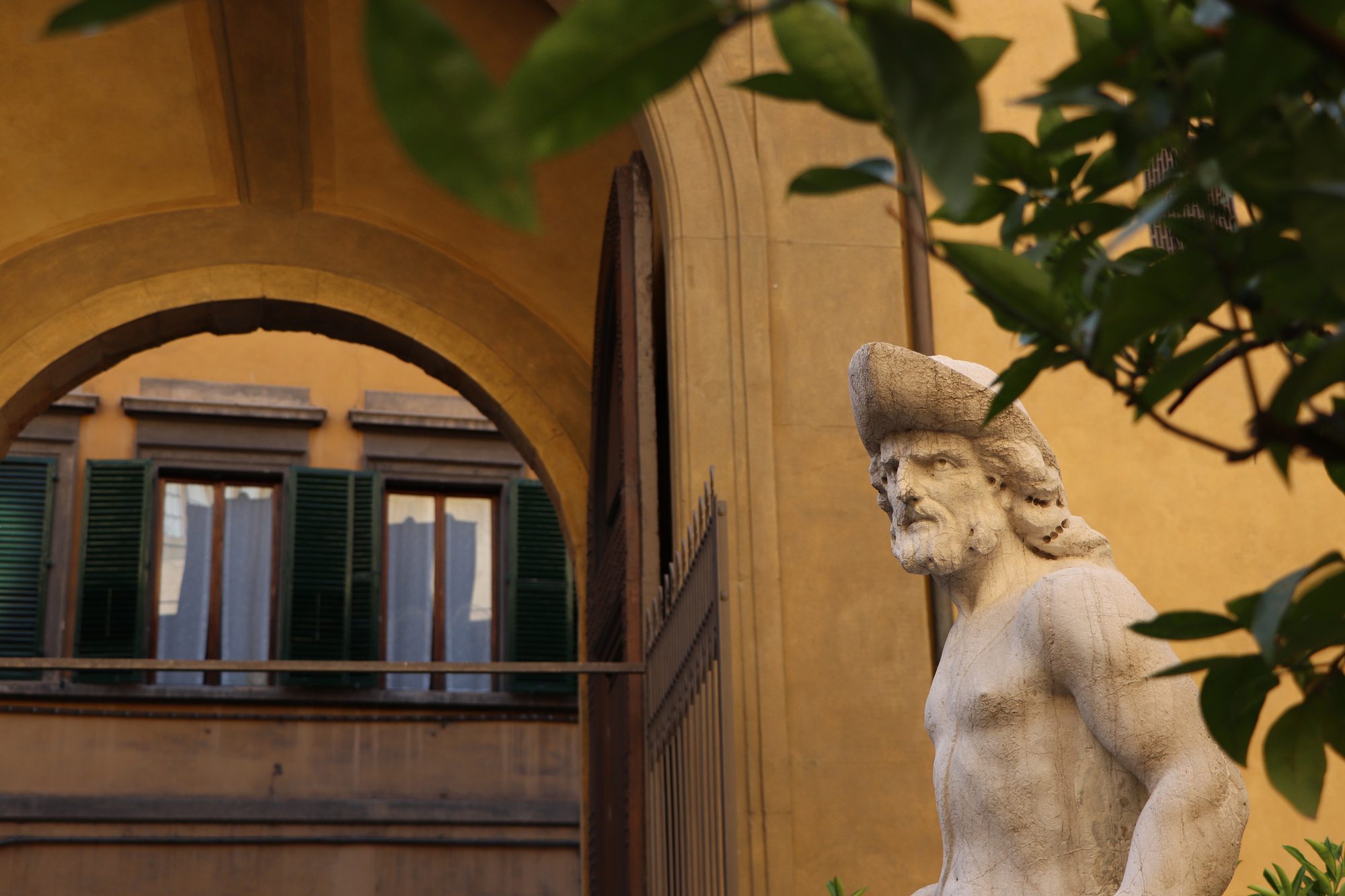 Statue im Garten des Palazzo Medici Riccardi in der Toskana Italien