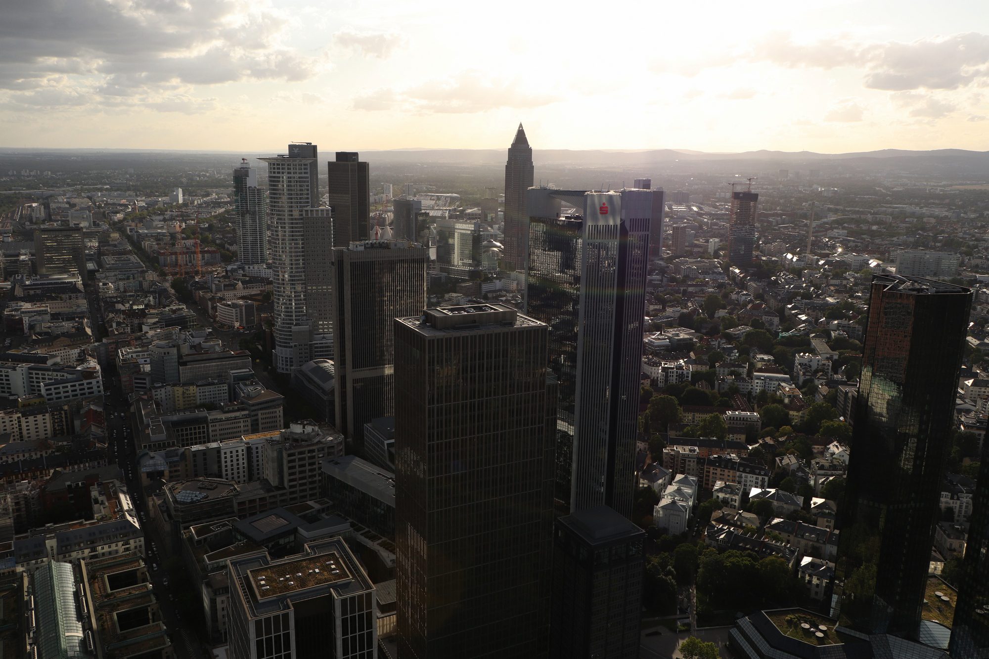 Bankenviertel in Frankfurt am Main vom Main-Tower aus