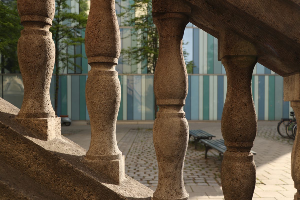 Blick auf den Platz vor der Schrannenhalle in München