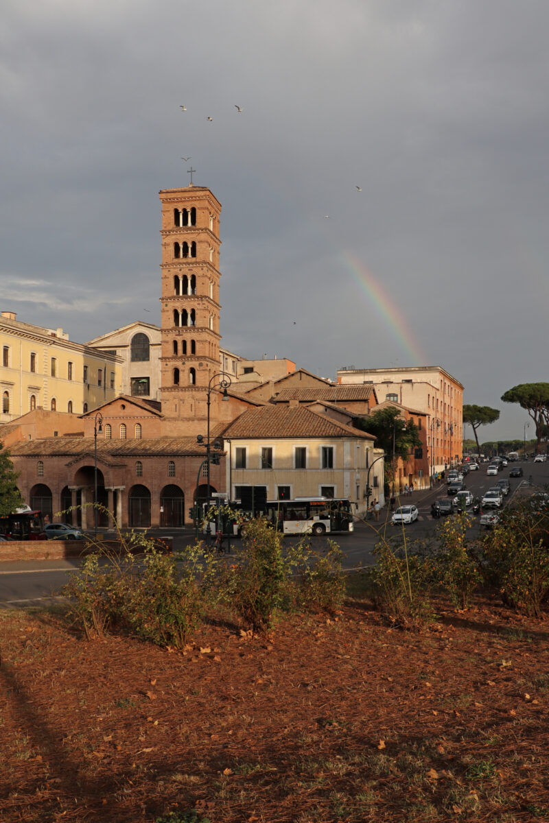 Rom Kirche Regenbogen Goldene Stunde Reisefotografie Italien