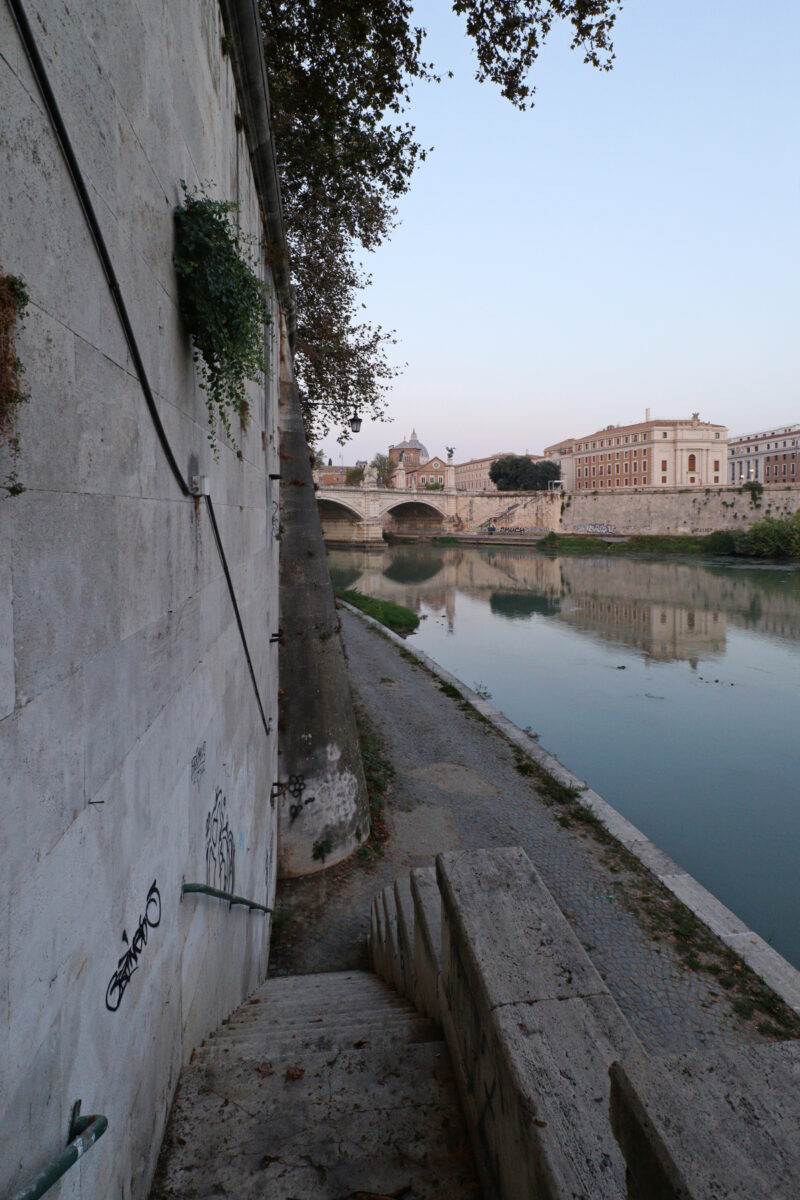 Rom Tiber Ufer Petersdom am Frühen Morgen Sonnenaufgang Reisefotografie Italien