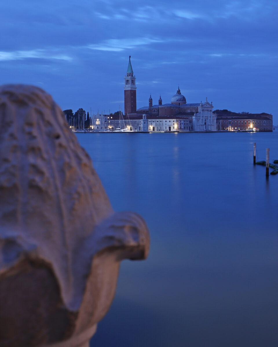 Venedig San Giorgio Maggiore am Frühen Morgen Blaue Stunde Langzeitbelichtung Reisefotografie Italien