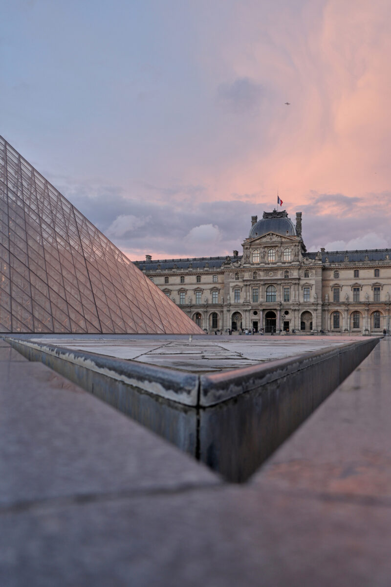 Paris Louvre Sonnenuntergang