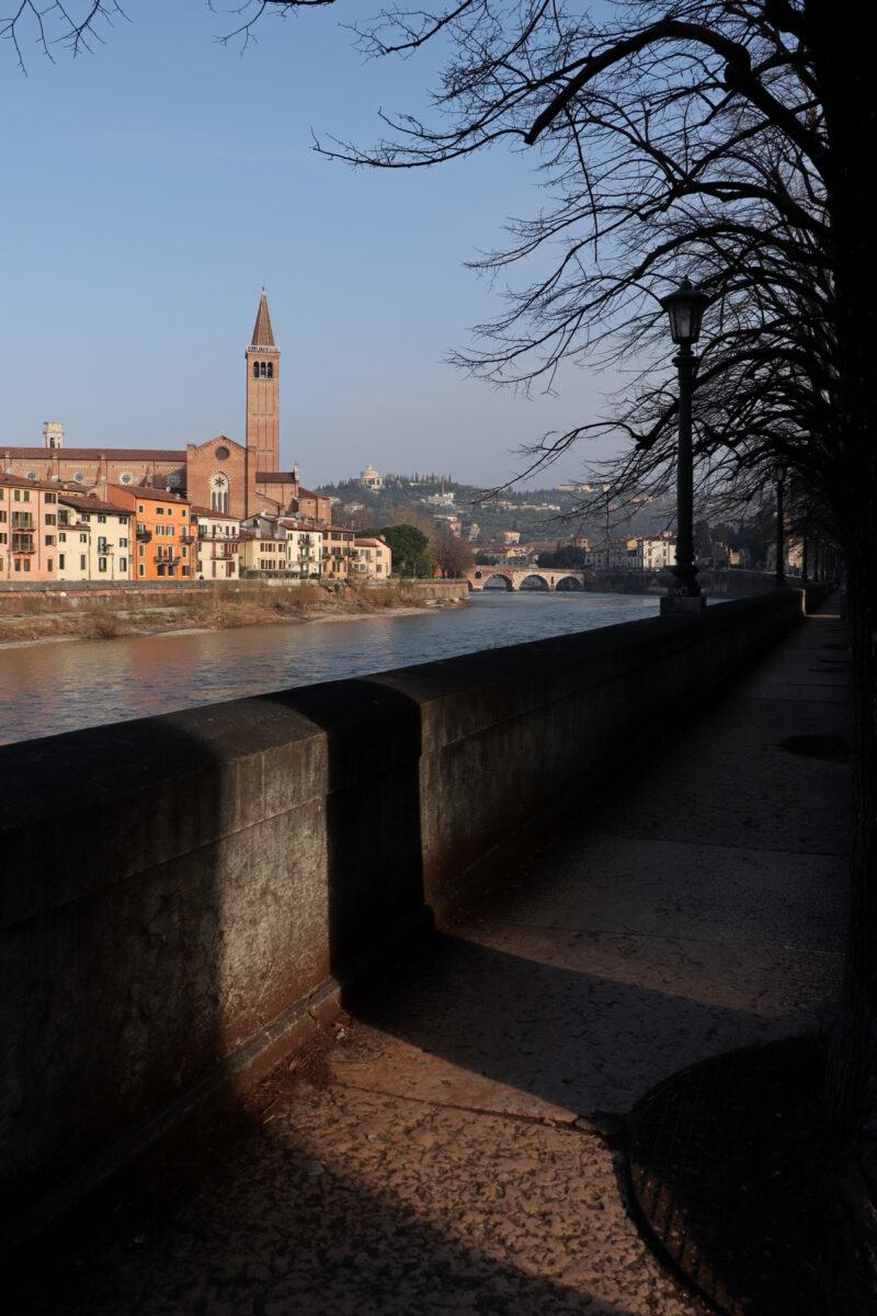 Verona Italien Etsch Adige Uferpromenade Altstadt