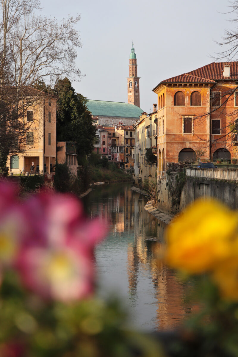 Vicenza Italien Ponte Furo Retrone Basilica Palladiana im Abendlicht Golden Hour