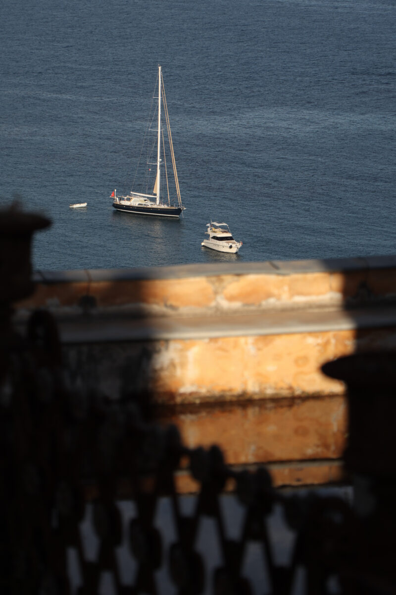 Menton Côte d'Azur alter Friedhof Cimetière du Vieux Château Goldene Stunde Ausblick Meer Details Reisefotografie