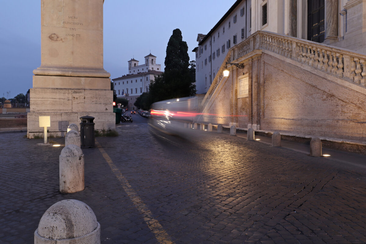 Rom Piazza della Trinita dei Monti Villa Medici am frühen Morgen Blaue Stunde Langzeitbelichtung