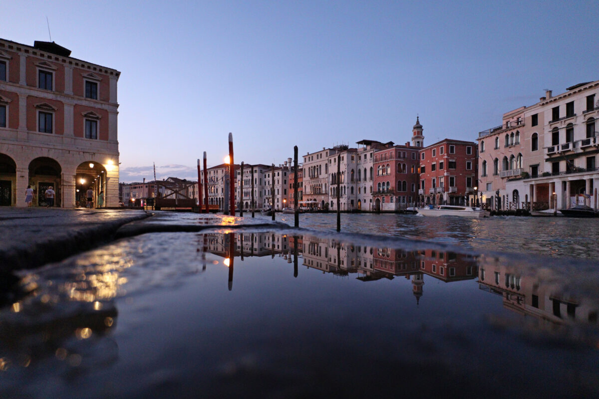 Venedig Venezia Canal Grande San Polo Rialto Blaue Stunde Spiegelung