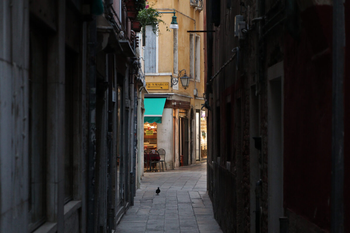 Venedig Venezia San Marco Gasse Morgens