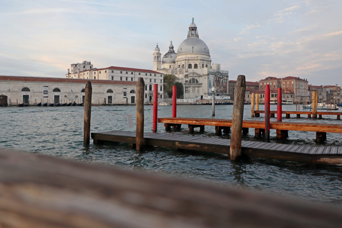 Venedig Venezia Canal Grande Basilica Santa Maria della Salute Morgens