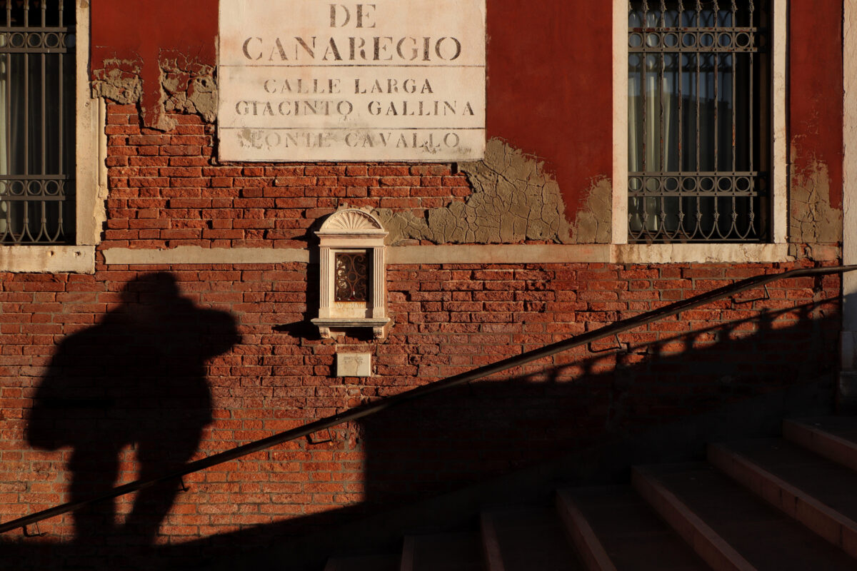Venezia Venedig Sestiere di Cannaregio Morgens Streetfotografie