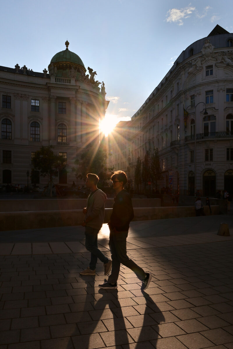 Wien Innere Stadt Altstadt Hofburg Gegenlicht Sonnenstern Streetfotografie