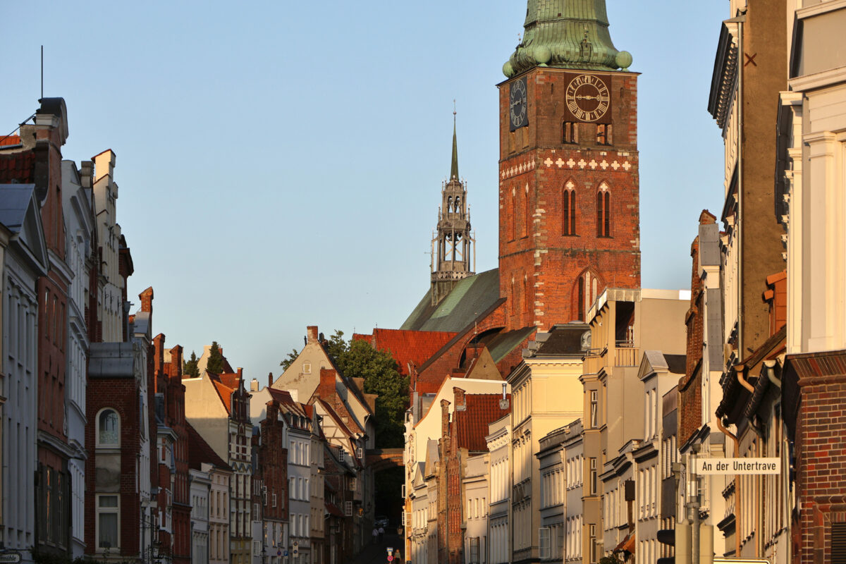 Lübeck Altstadt St. Jakobi Kirche Engelsgrube Goldene Stunde Abends
