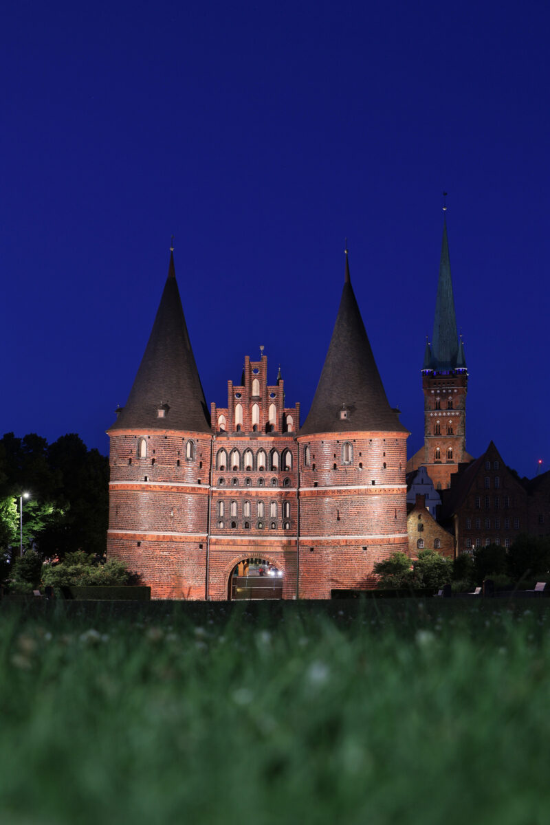 Lübeck Altstadt Holstentor St. Petri Blaue Stunde Abends Nachts