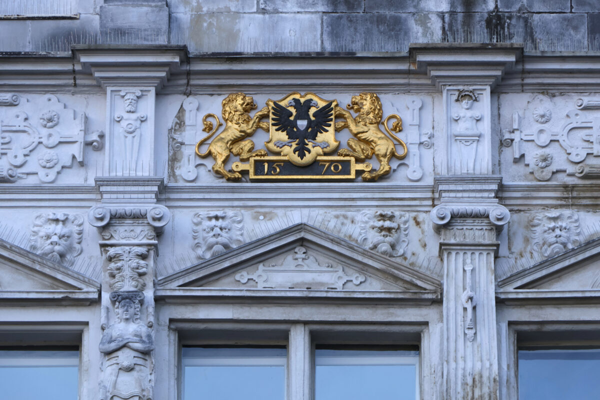 Lübeck Altstadt Fassade Details Goldene Löwen