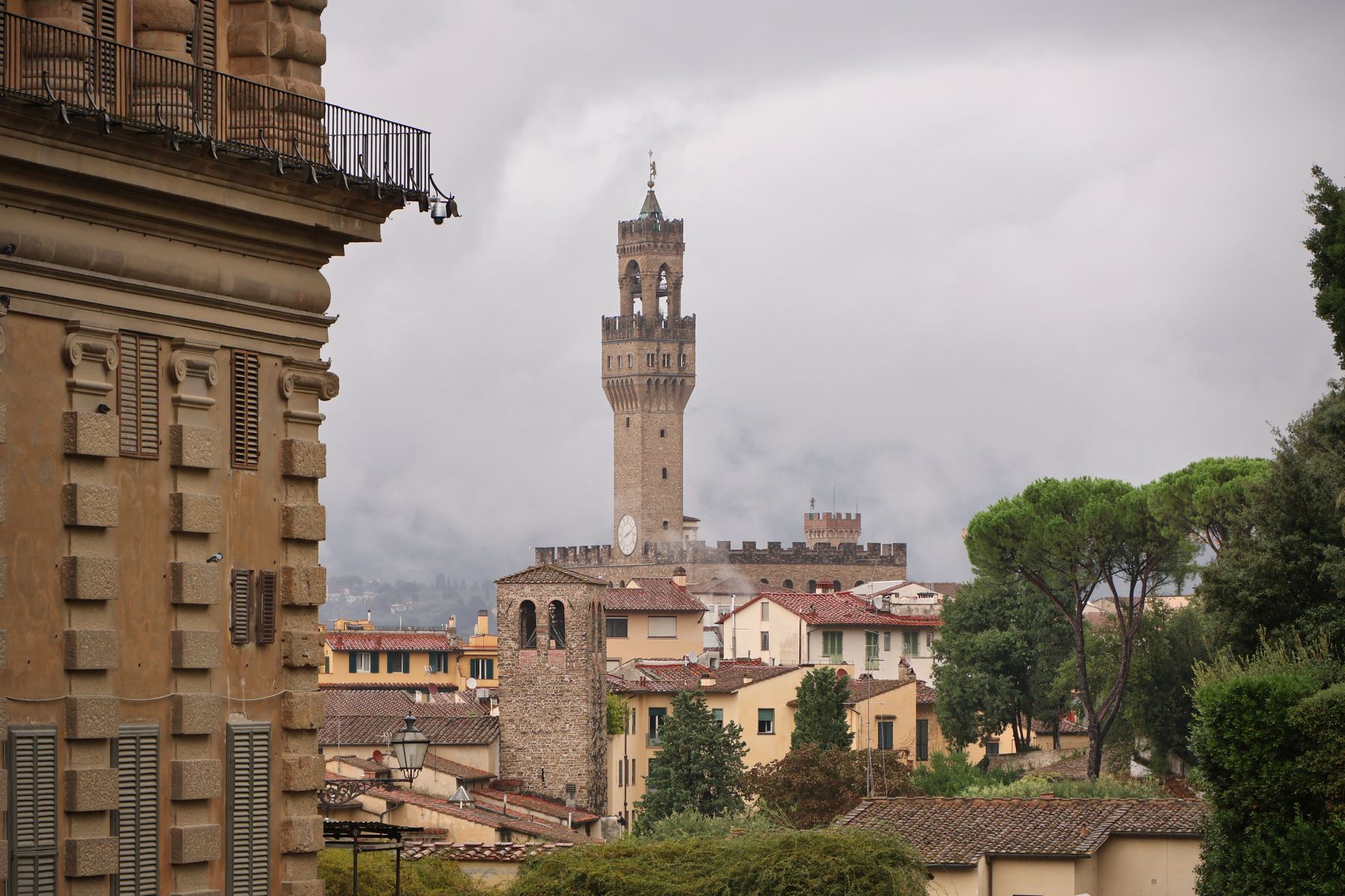 Florenz Palazzo Pitti Giardino di Boboli Aussicht auf den Palazzo Vecchio bei Regen