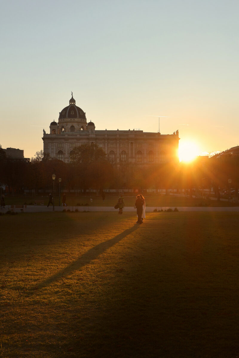 Wien Heldenplatz Naturhistorisches Museum Goldene Stunde Gegenlicht