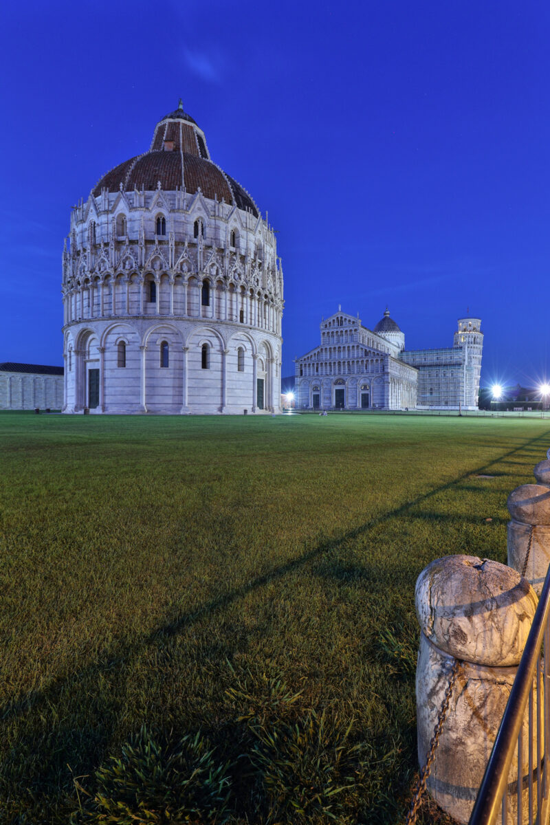 Pisa Platz der Wunder Panorama Blaue Stunde Nachts Langzeitbelichtung