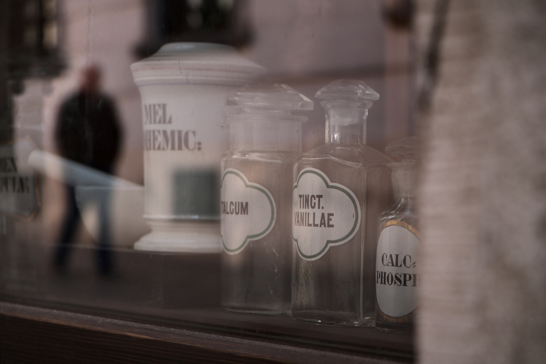 Bratislava Altstadt Apotheke Schaufenster Spiegelung