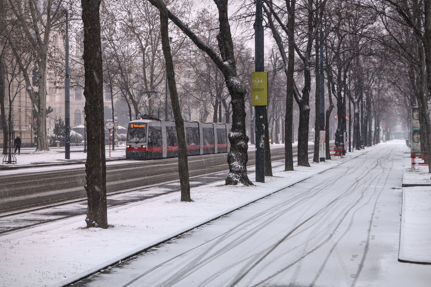Wien Burgring Ringstraße Tram Straßenbahn Schnee Winter