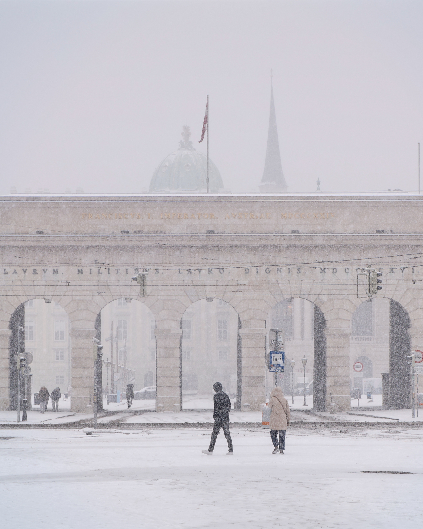 Wien Burgtor Hofburg Winter Schnee