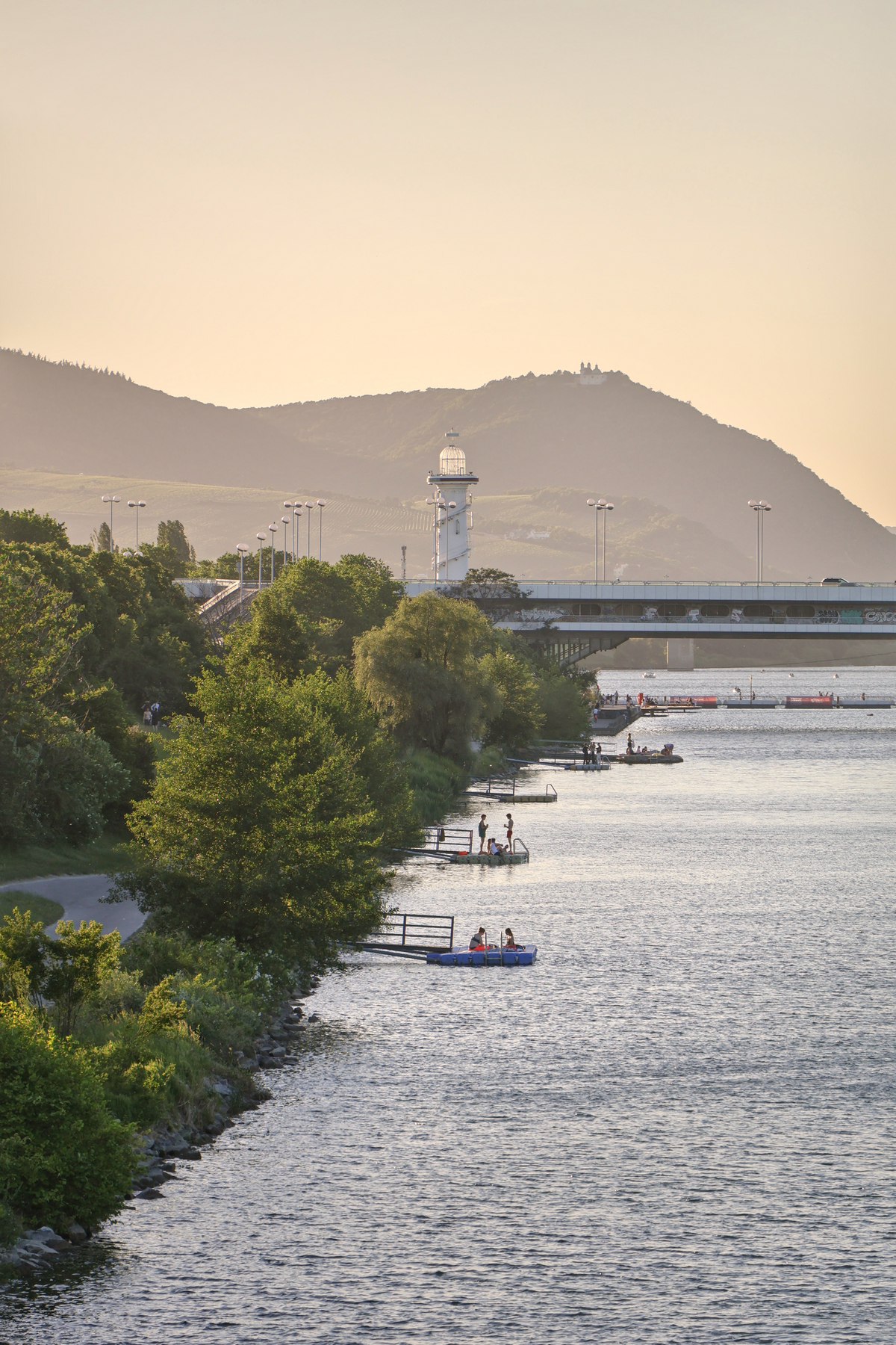 Wien Donauinsel Sommer Sonnenuntergang Goldene Stunde