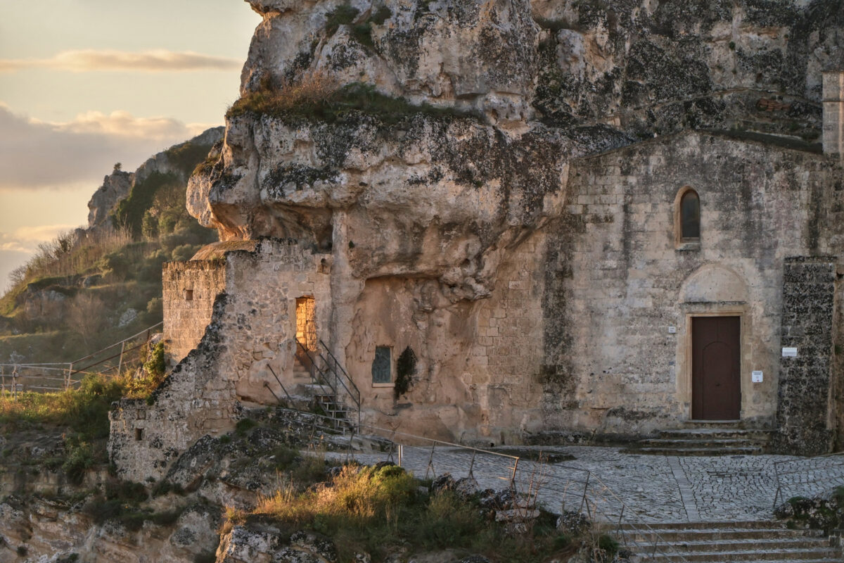 Matera Sassi Felsenkirche Chiesa rupestre Santa Maria di Idris Sonnenaufgang Goldene Stunde