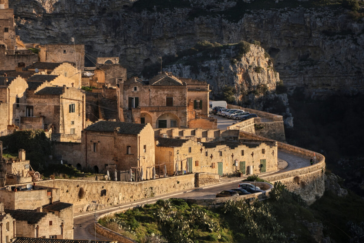 Matera Via Madonna delle Virtù im Morgenlicht Schlucht