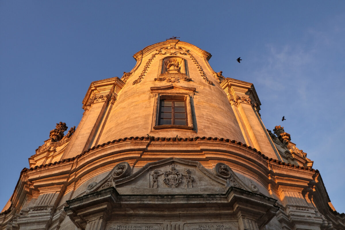 Matera Chiesa del Purgatorio Fassade im Morgenlicht Goldene Stunde
