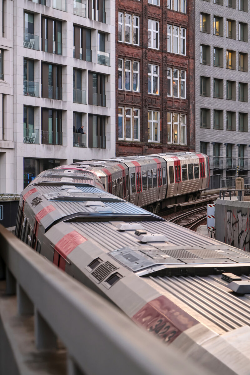 Hamburg U-Bahn U3 Kurve über Mönkedammfleet