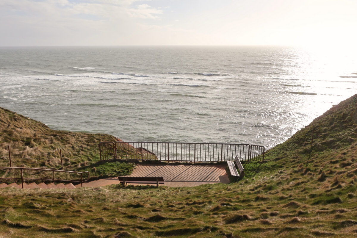 Helgoland Oberland Klippenrandweg Bank mit Aussicht
