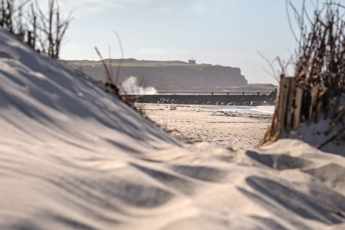 Helgoland Düne Strand Blick auf die Hauptinsel