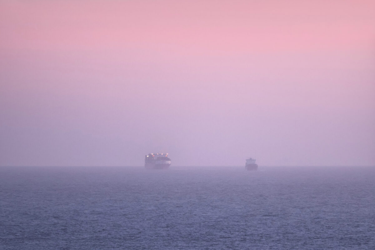 Helgoland Sonnenuntergang Schiffe am Horizont