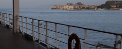 Blick auf Korfu Stadt von der MSC Opera